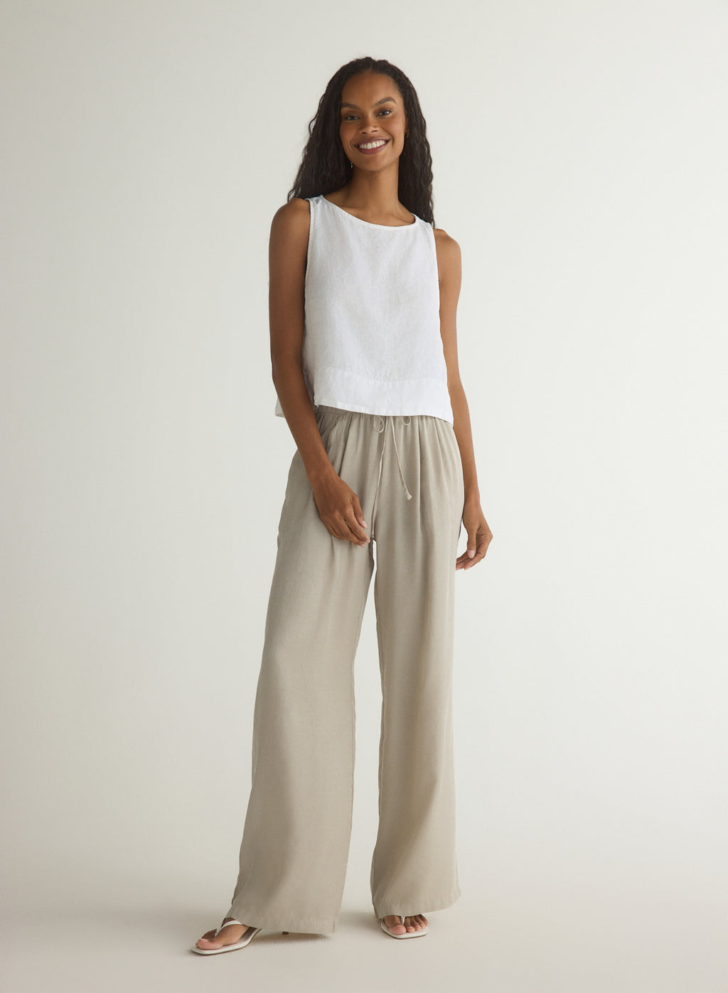 Bella Dahl Wide Leg Pleated Pant in Foggy Coast