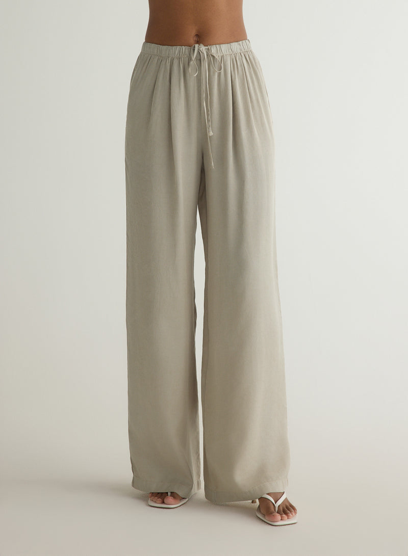 Bella Dahl Wide Leg Pleated Pant in Foggy Coast