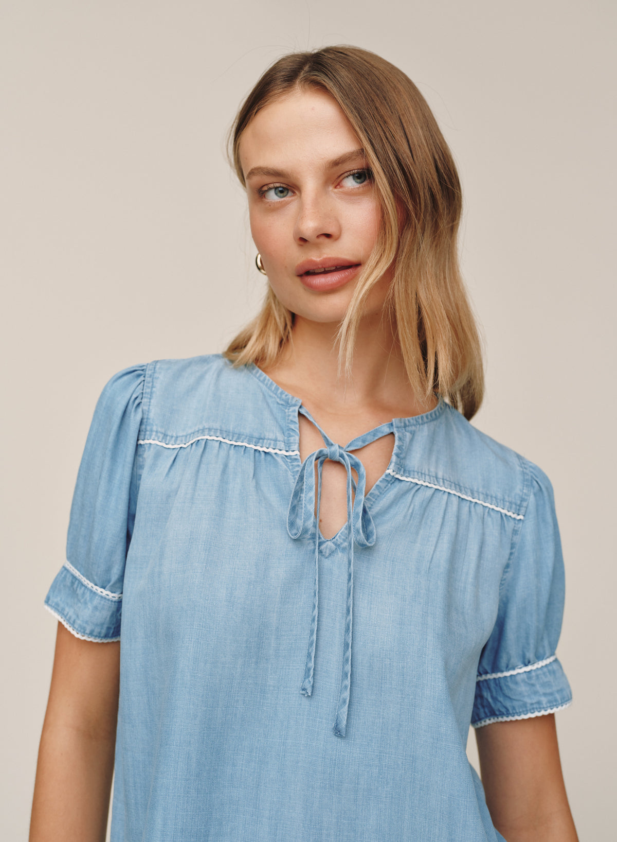 B20166-549-601 - SHORT SLEEVE PULLOVER WITH TRIM