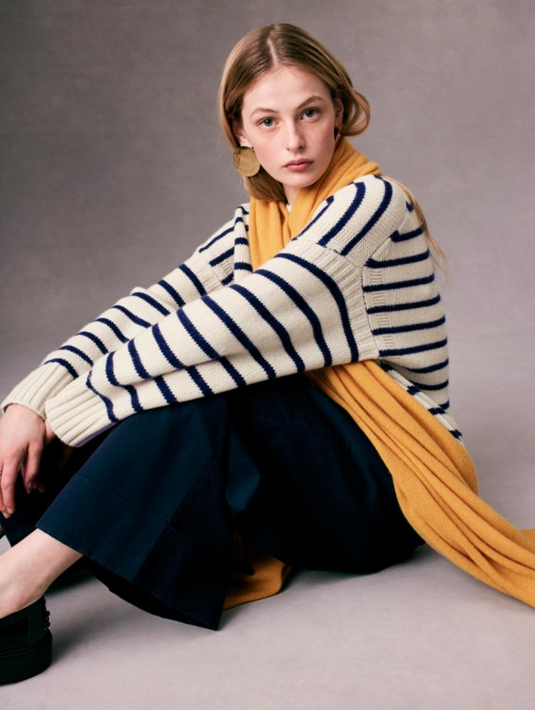 White + Warren Cashmere Blend Striped Crewneck in Ivory/Navy