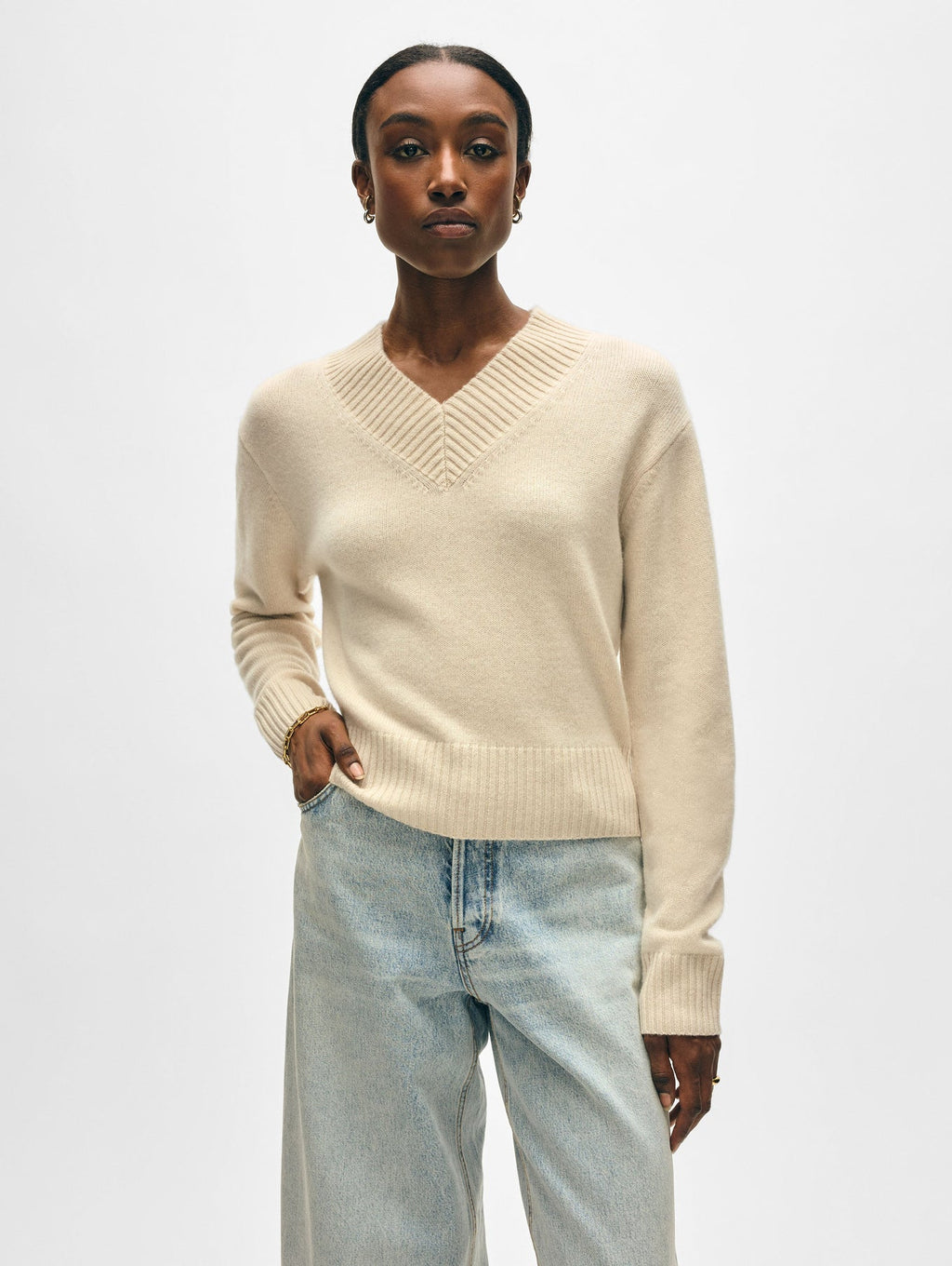 White + Warren Cashmere V-neck in Natural