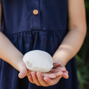 Daydream Society Clamshell Pearl Squishie