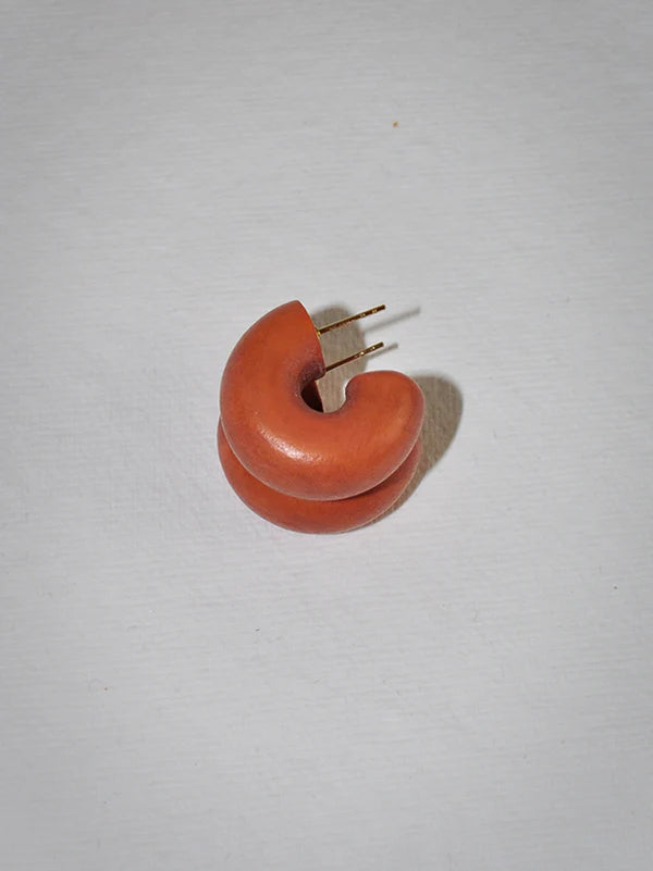Binky and Lulu Frank Mini Chunk Hoop in Sienna