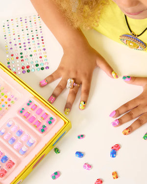 Super Smalls Days of the Week Press on Nail Kit