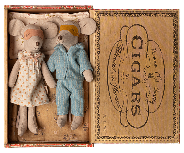 Maileg Mum & Dad Mice in a Cigar Box