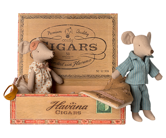 Maileg Mum & Dad Mice in a Cigar Box
