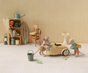 Maileg Mouse Car in Wheat