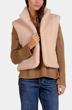 Elan Faux Fur Sleeveless Vest in Mocha