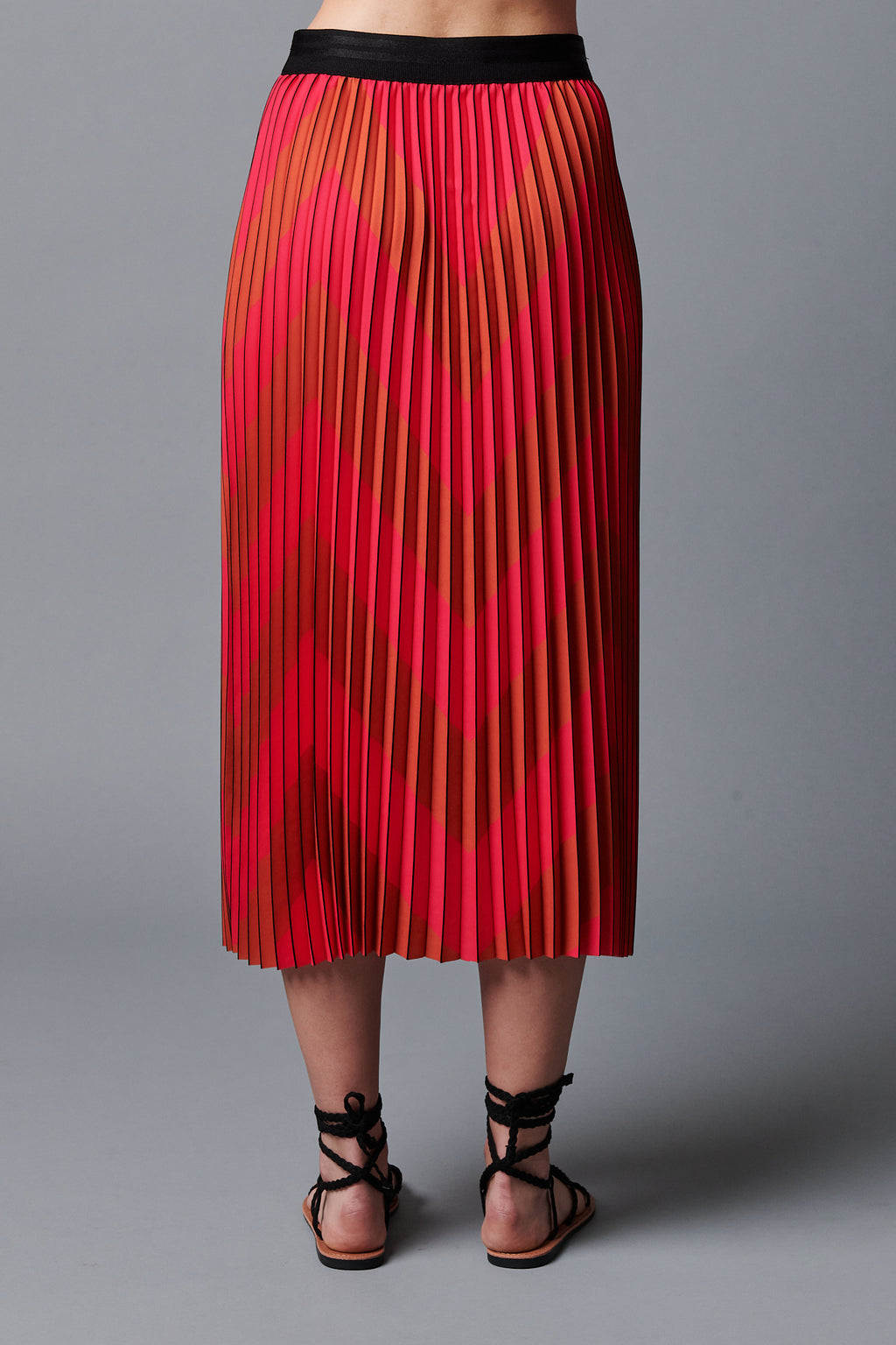Le Superbe Chevron Pleated Skirt in Pink/Red