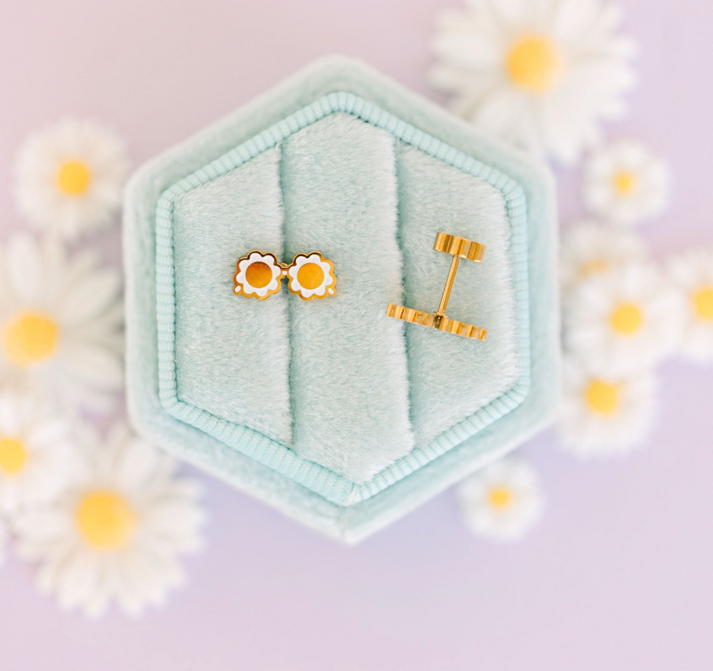 Pierced Co Earrings in Sunglasses