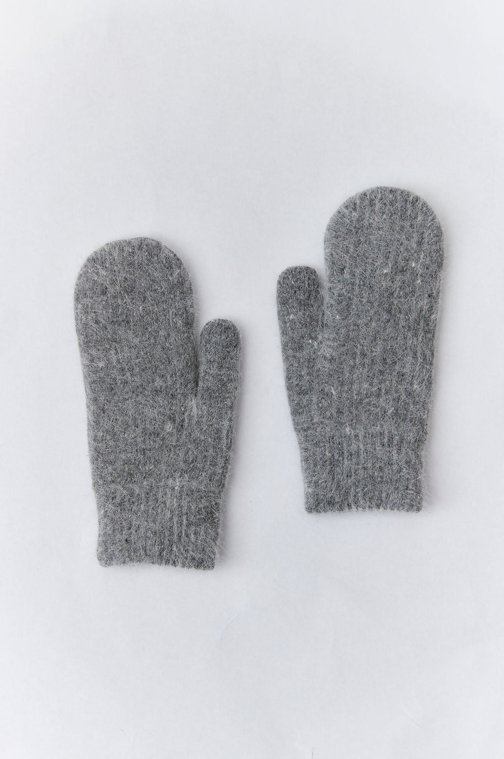 FLEECEY LINED MITTEN
