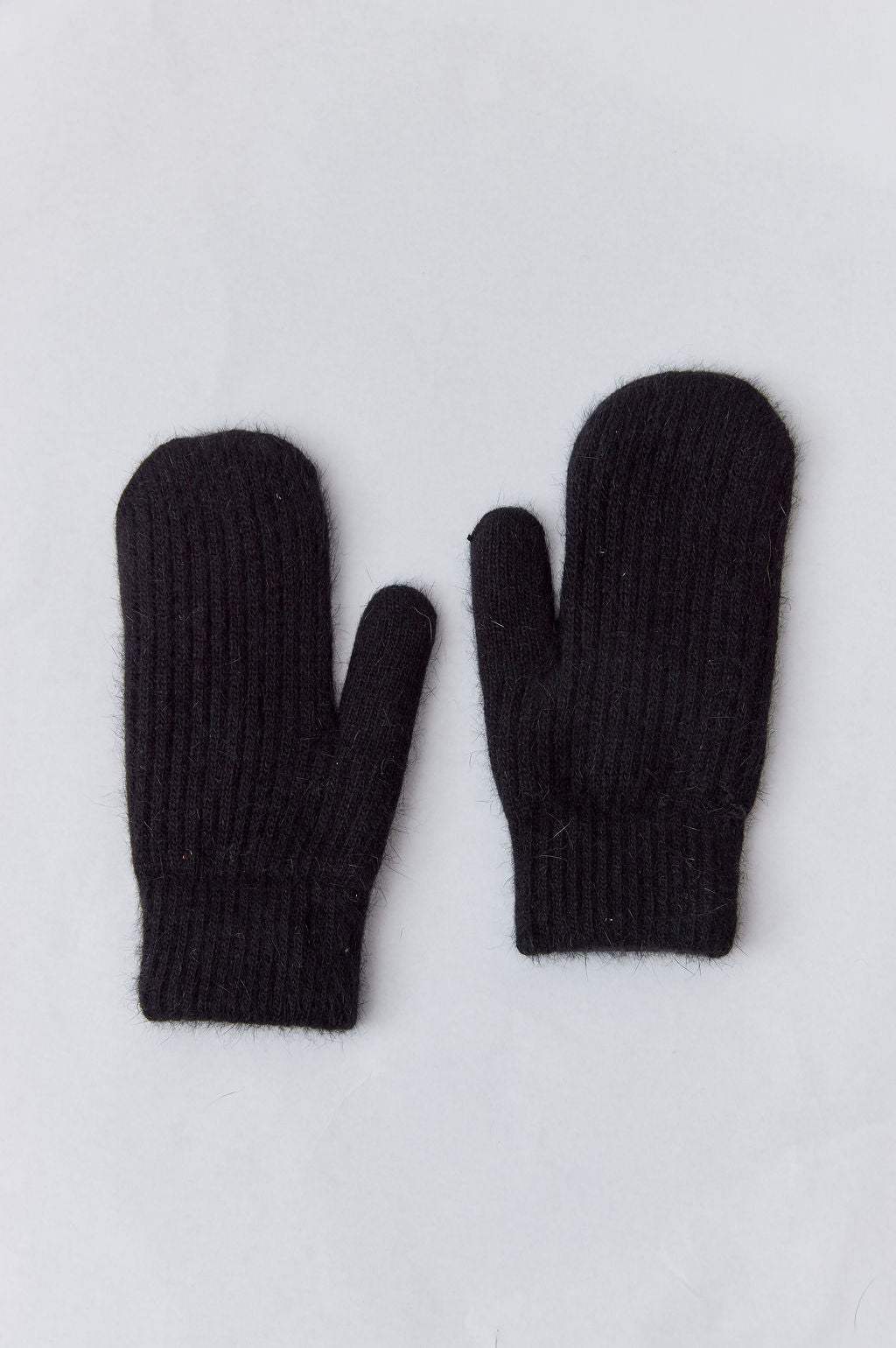 FLEECEY LINED MITTEN