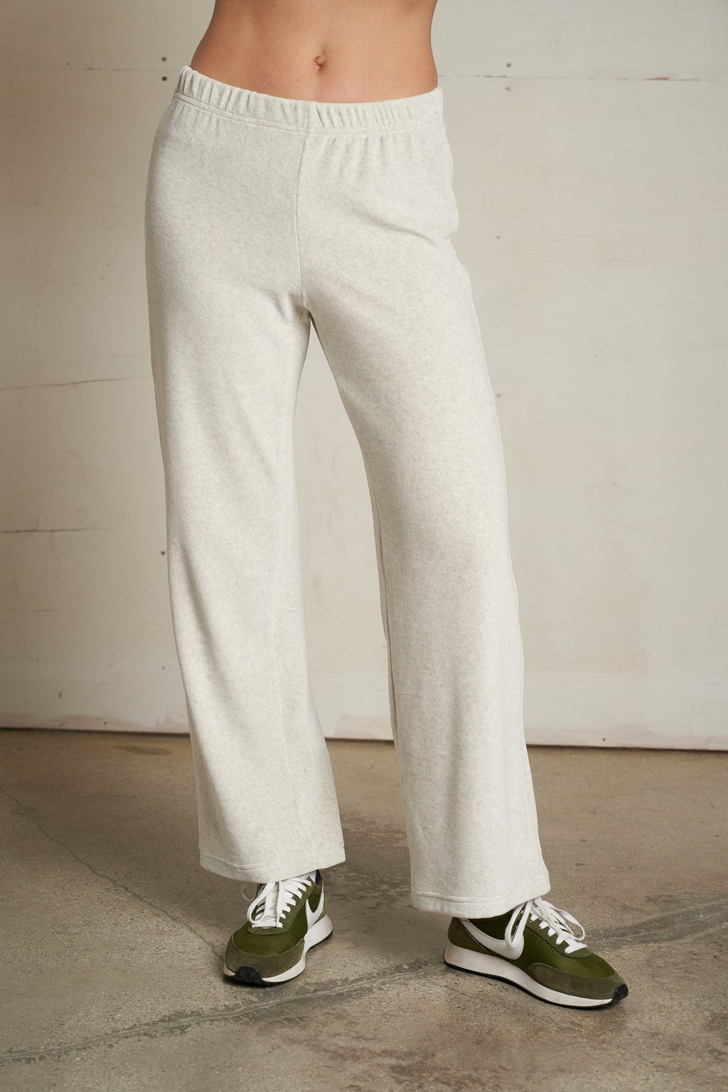 perfectwhitetee Alex Velour Sweatpant in Oatmeal
