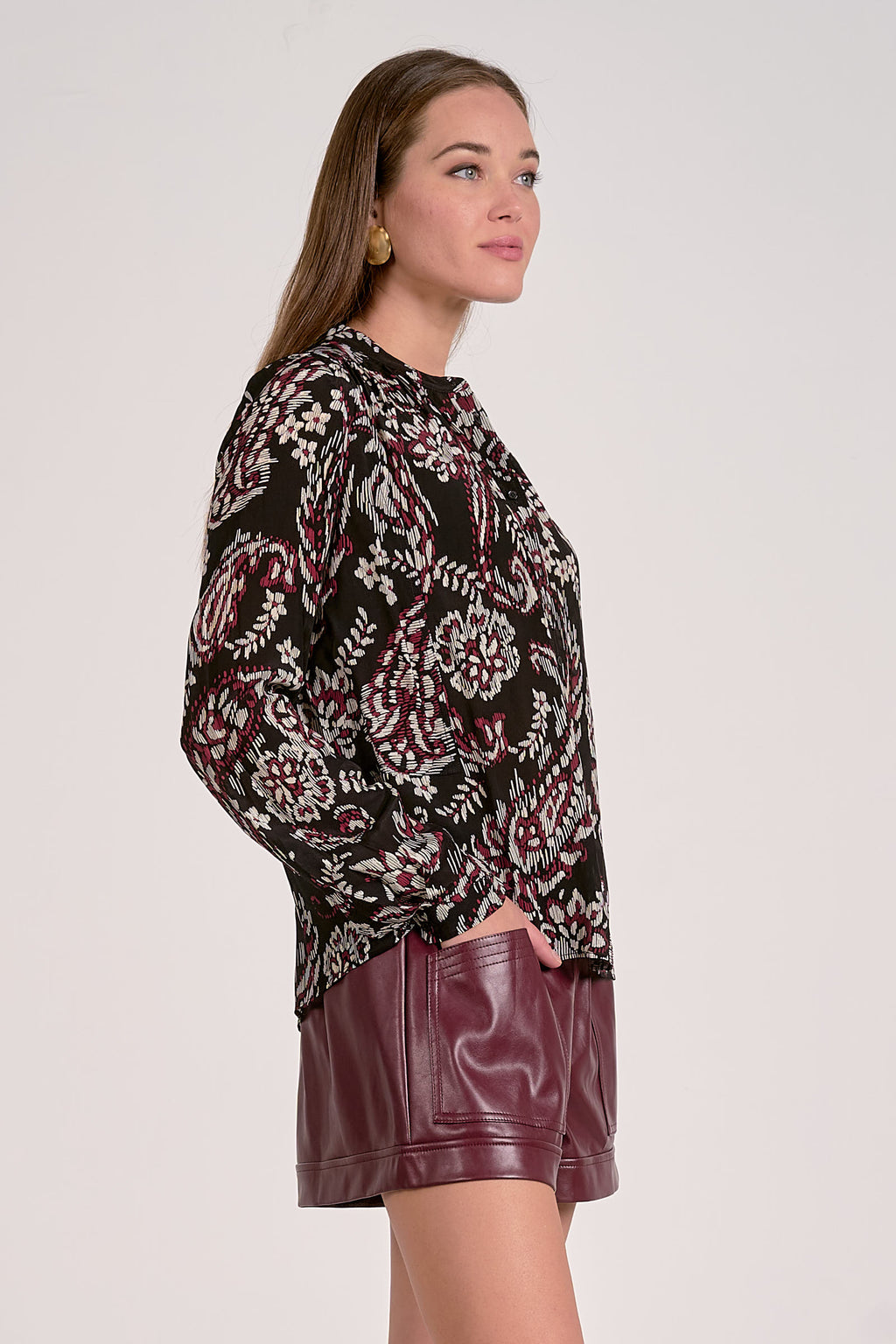 Elan Paisley Flowy Blouse in Black